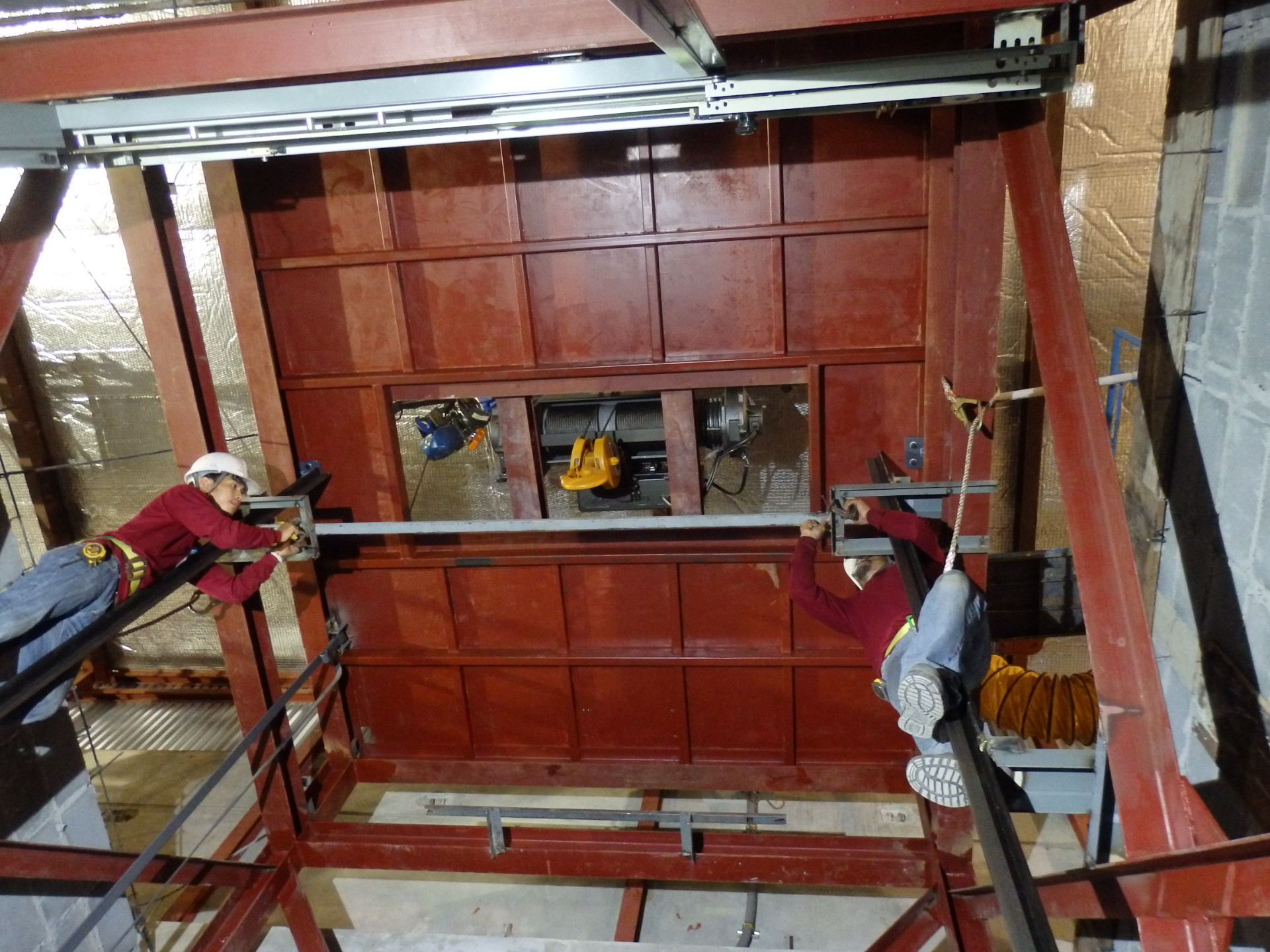 Goods lift installation